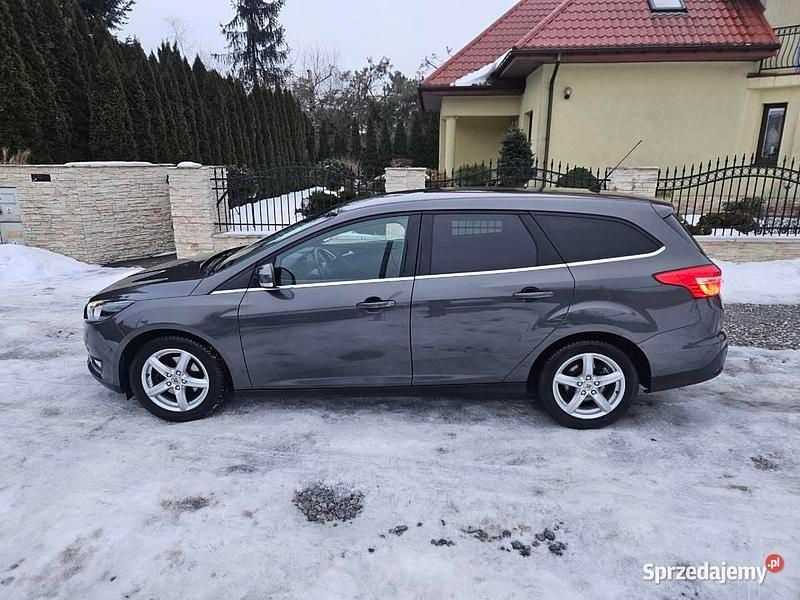Używany Ford Focus Titanium 2015 Szary Kombi