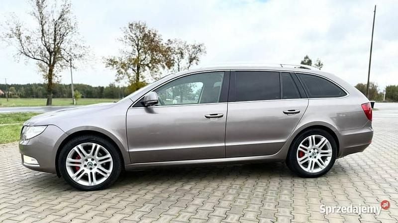 Złoty Używany 2010 Skoda Superb Kombi | 24 900 zł (Super Cena) - Obraz 1/4