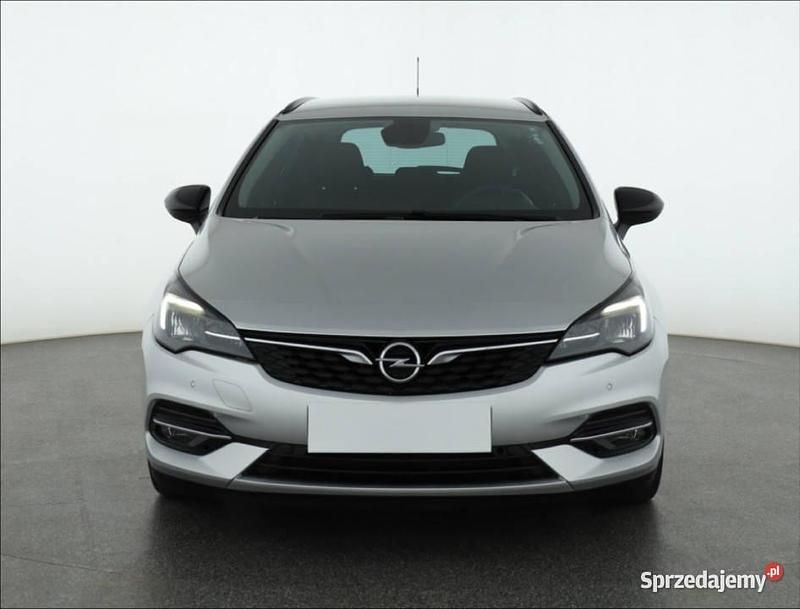 Srebrny Używany 2021 Opel Astra Kombi | 37 999 zł (Dobra cena) - Obraz 1/4