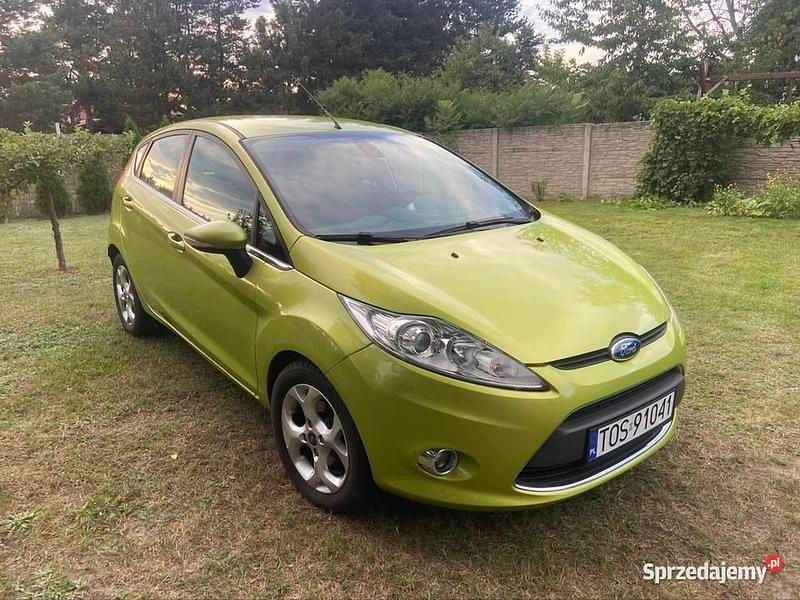 Używany Ford Fiesta 2009 Zielony Hatchback