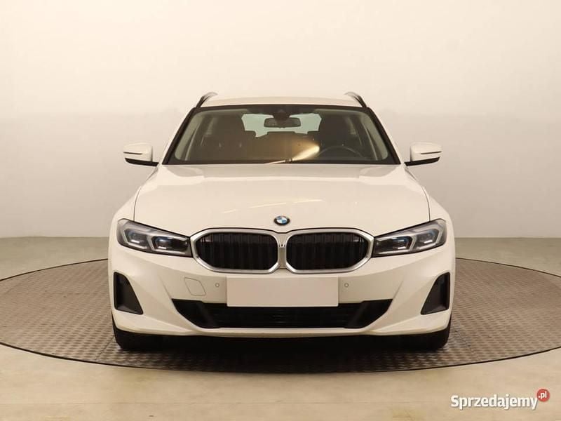 Używany BMW 318 156 KM (114 kW) 2022 Biały Kombi