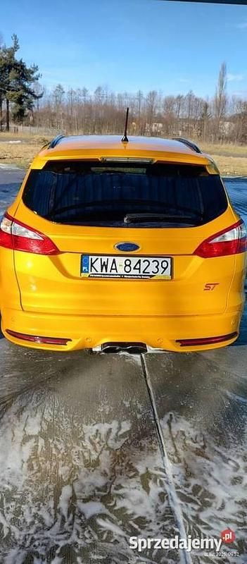 Używany Ford Focus ST 2013 Żółty Kombi