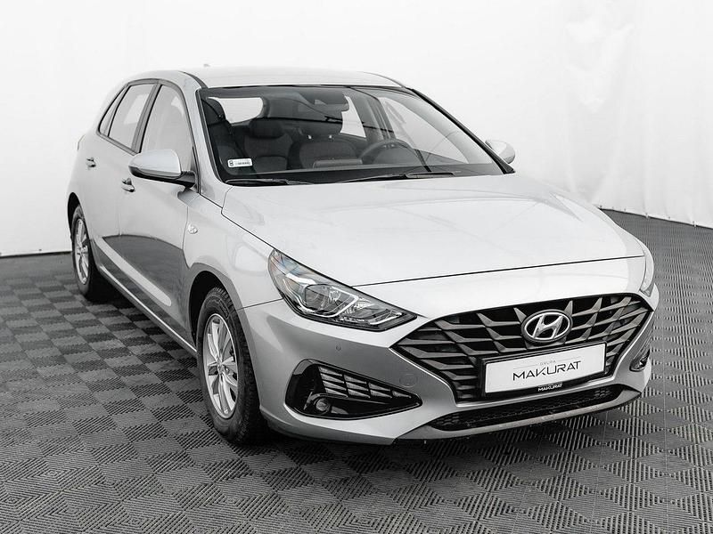 Używany Hyundai i30 110 KM (80 kW) 2022 Srebrny (metalik) Hatchback