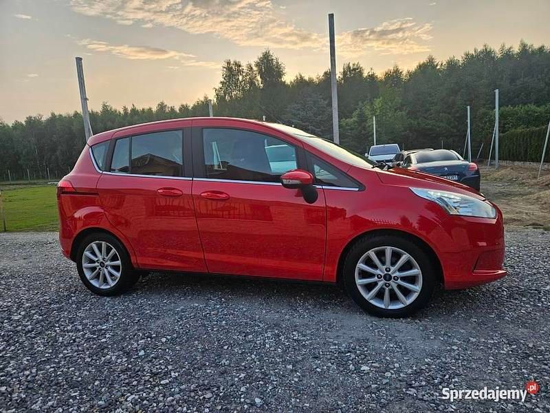 Używany Ford B-MAX 2016 Czerwony Minivan