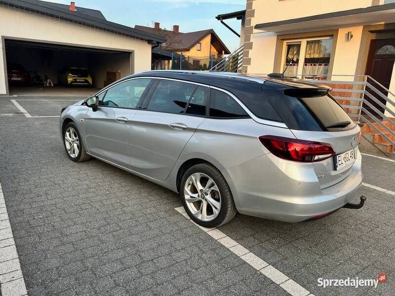 Srebrny Używany 2017 Opel Astra Sedan/Limuzyna | 62 300 zł - Obraz 1/4