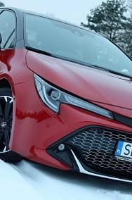 Używany Toyota Corolla 98 KM (72 kW) 2020 Bordowy Hatchback