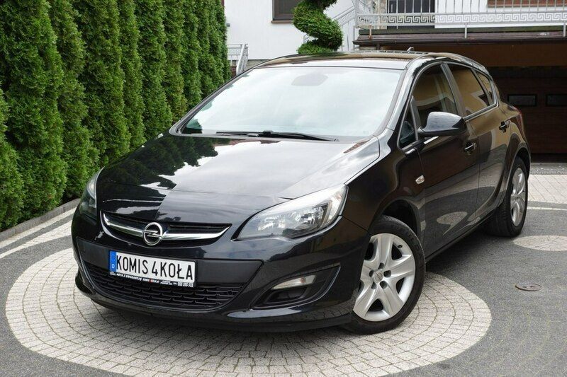 Czarny (metalik) Używany 2013 Opel Astra Hatchback | 20 900 zł (Dobra cena) - Obraz 1/4