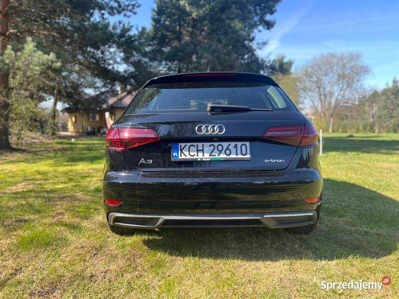 Używany Audi A3 e-tron 2018 Czarny Hatchback