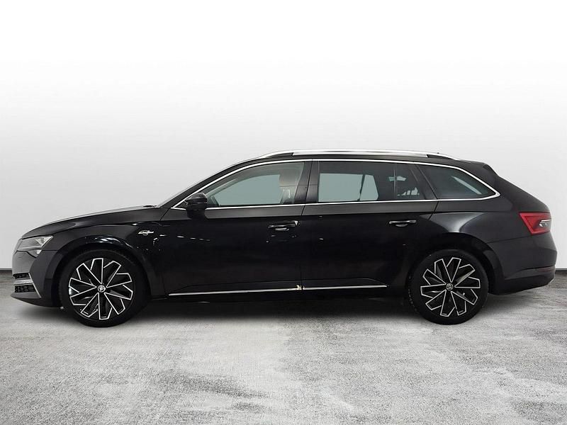 Używany Skoda Superb LAURIN & KLEMENT 190 KM (139 kW) 2021 Czarny Kombi