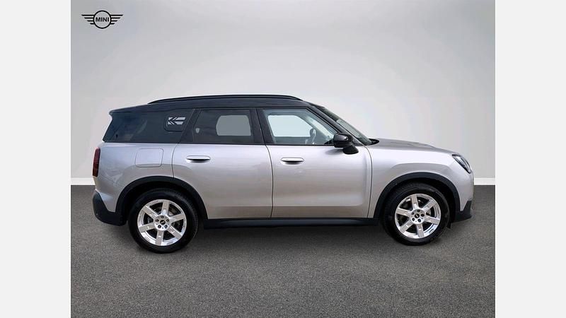 Używany Mini Countryman 150 KM (110 kW) 2024 Melting silver iii metalizowany SUV