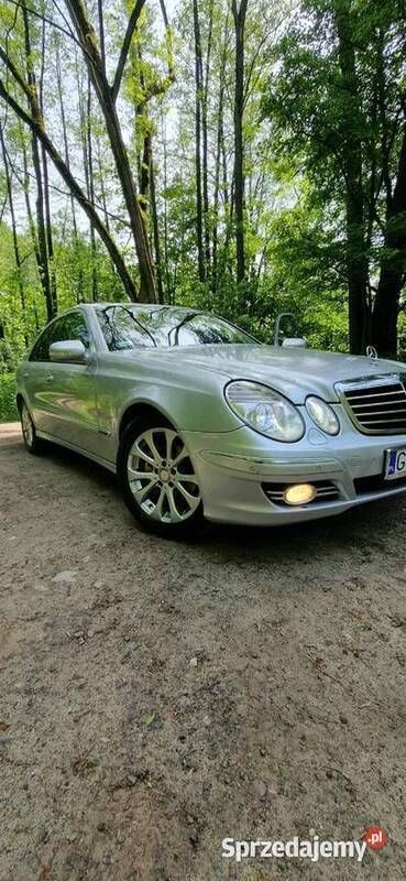Srebrny Używany 2006 Mercedes E280 Sedan/Limuzyna | 22 500 zł - Obraz 1/4