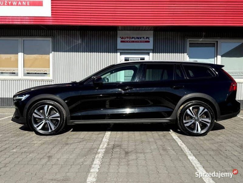 Używany 2021 Volvo V60 CC Kombi | 124 900 zł (Uczciwa cena) - Obraz 1/4