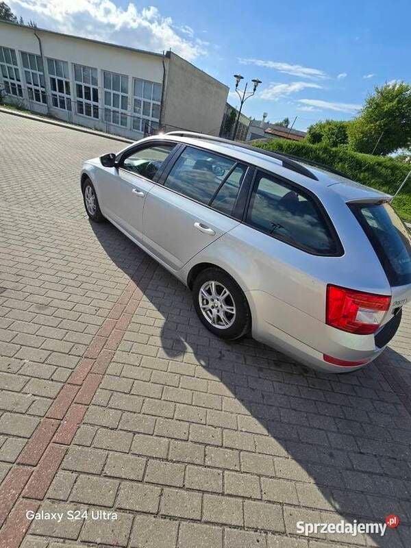 Srebrny Używany 2016 Skoda Octavia Kombi | 42 000 zł (Dość drogi) - Obraz 1/4