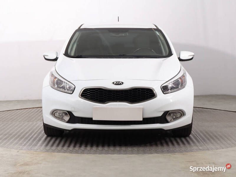Biały Używany 2013 Kia Ceed Hatchback | 36 999 zł (Dość drogi) - Obraz 1/4