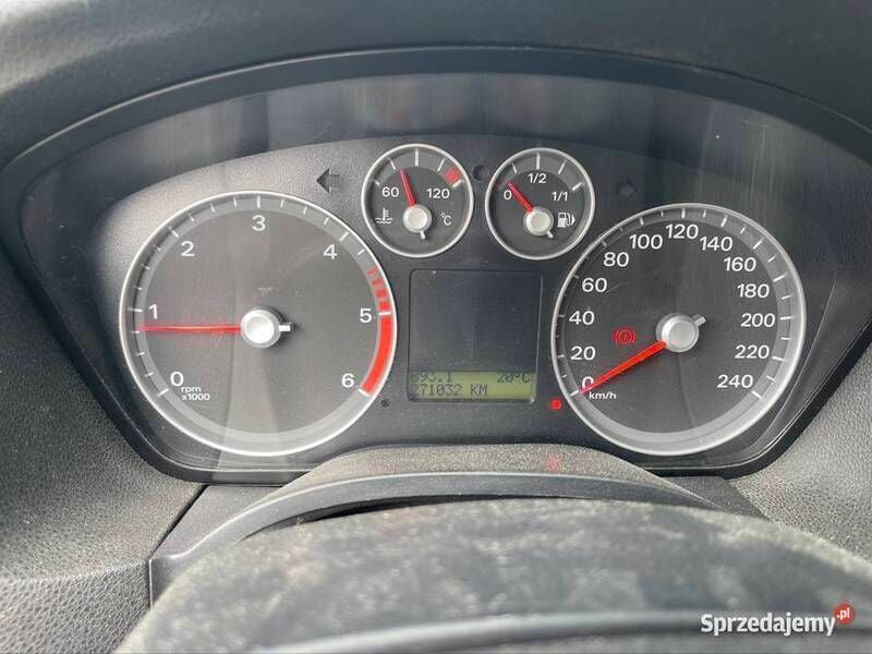 Srebrny Używany 2005 Ford Focus Kombi | 4000 zł (Uczciwa cena) - Obraz 1/4