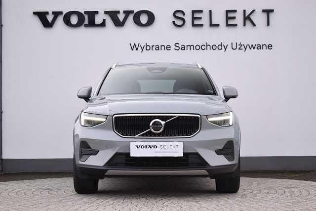 Używany Volvo XC40 163 KM (119 kW) 2024 Szary SUV