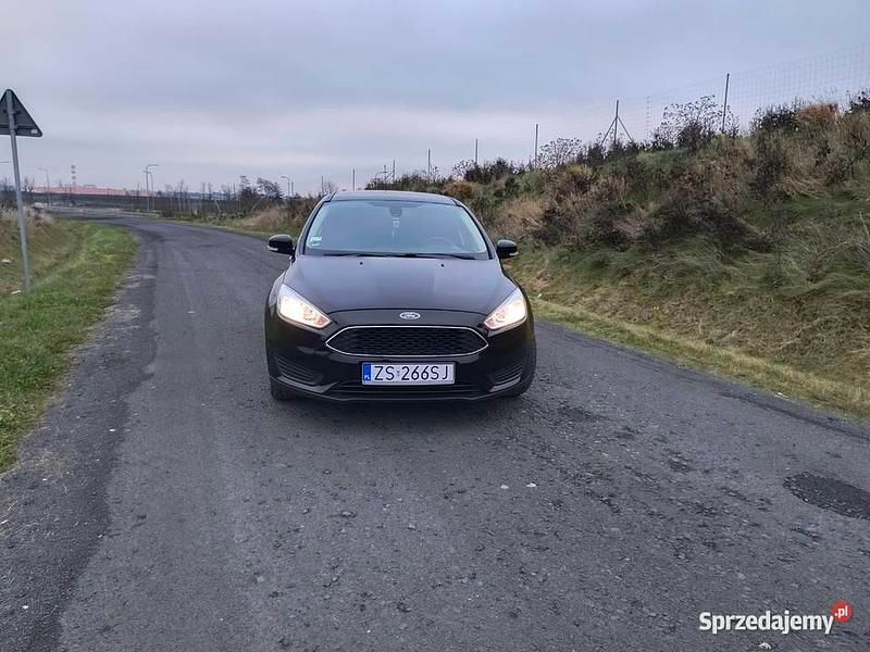 Używany Ford Focus 2015 Czarny Kombi