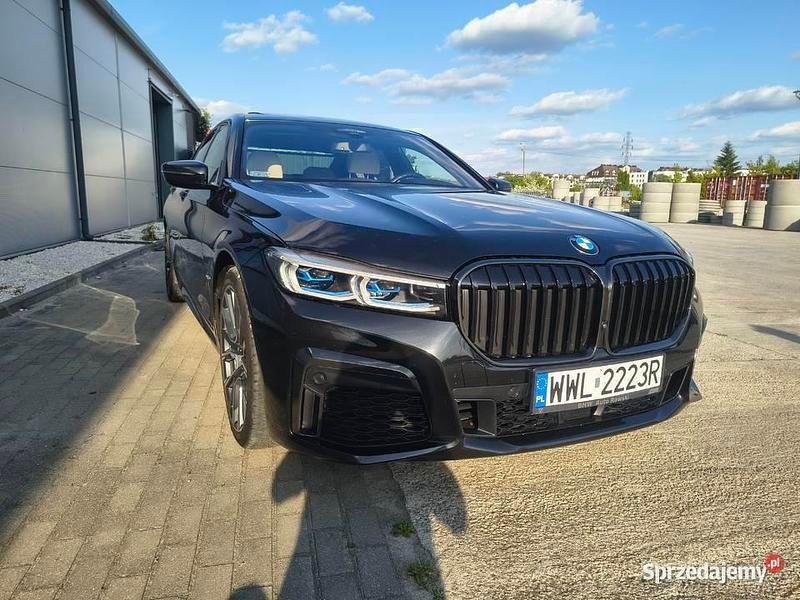 Czarny Używany 2020 BMW 750 Sedan/Limuzyna | 242 000 zł - Obraz 1/4