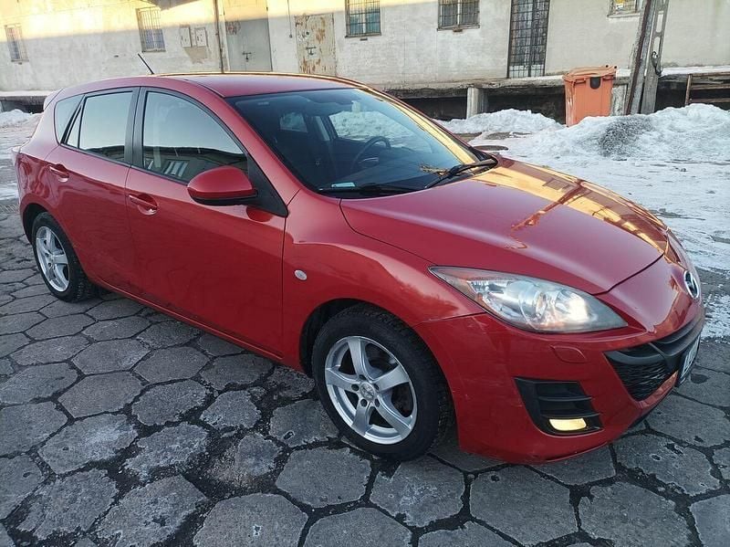 Używany Mazda 3 2011 Czerwony Hatchback
