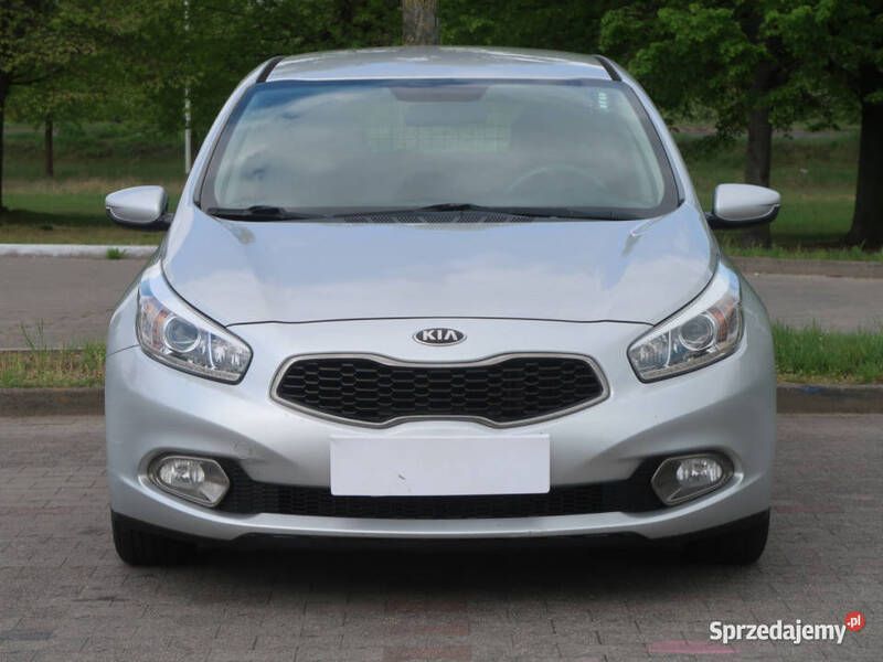 Srebrny Używany 2014 Kia Ceed Hatchback | 23 999 zł (Dobra cena) - Obraz 1/4