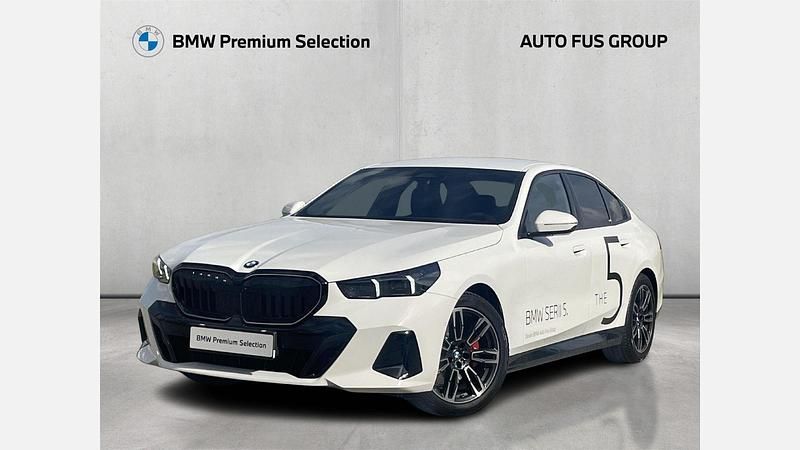 Biel alpejska Używany 2025 BMW 520 Comfort Edition Sedan/Limuzyna | 278 900 zł (Dość drogi) - Obraz 1/3