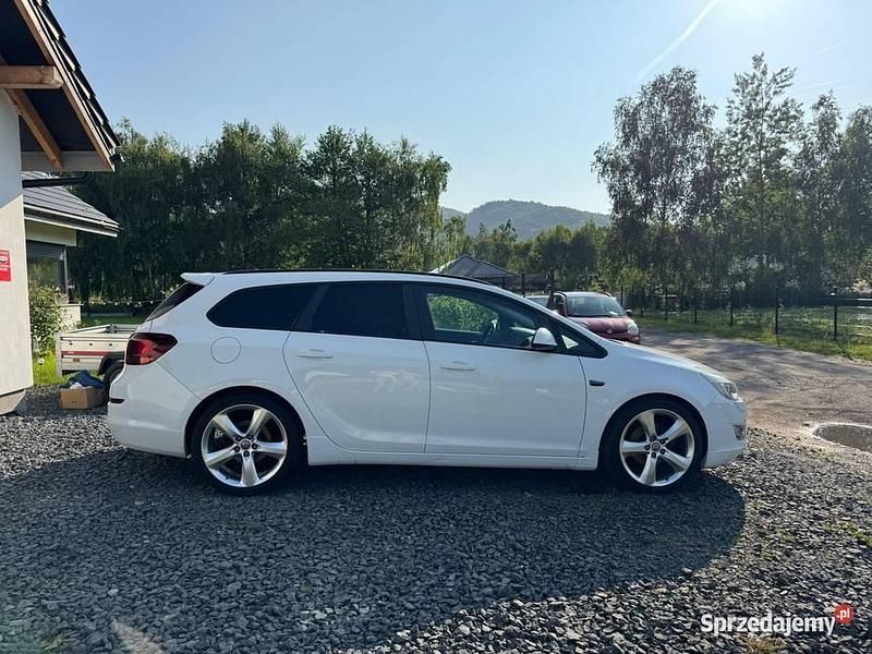 Używany Opel Astra OPC 2011 Biały Kombi