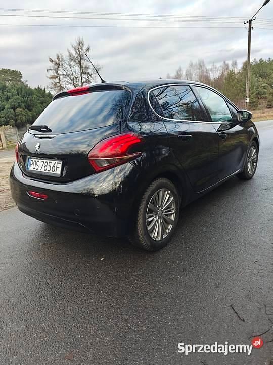 Używany Peugeot 208 Allure 2019 Czarny Hatchback