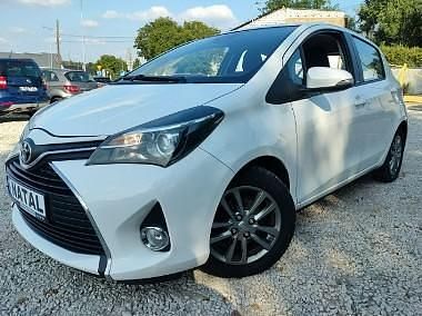 Biały Używany 2016 Toyota Yaris Hatchback | 31 900 zł (Uczciwa cena) - Obraz 1/4