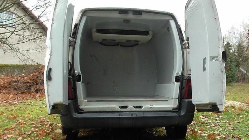 Używany Peugeot Partner 2002 Biały Minivan