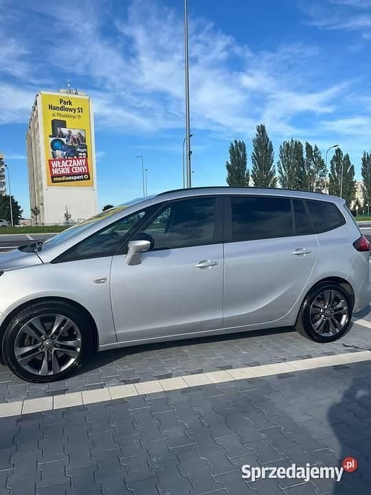 Używany Opel Zafira 2015 Minivan