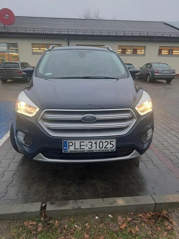 Niebieski Używany 2017 Ford Kuga SUV | 55 000 zł (Uczciwa cena) - Obraz 1/4
