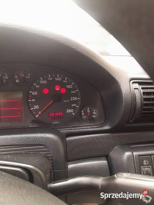 Zielony Używany 1996 Audi A4 Sedan/Limuzyna | 2000 zł (Uczciwa cena) - Obraz 1/4