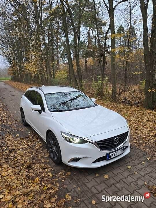 Biały Używany 2016 Mazda 6 Kombi | 50 000 zł - Obraz 1/4