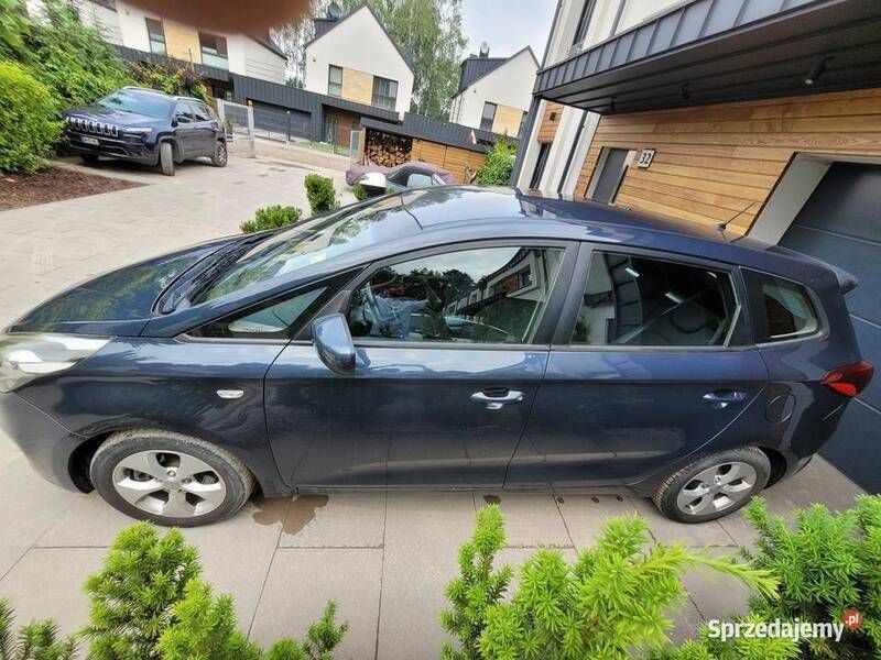 Używany Kia Carens 2013 Minivan