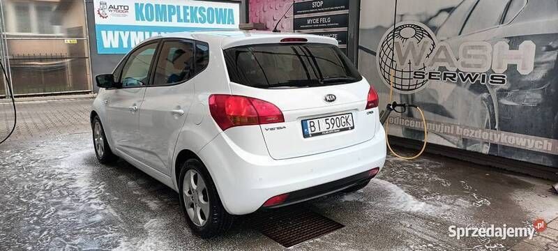 Biały Używany 2013 Kia Venga Hatchback | 20 700 zł (Dobra cena) - Obraz 1/4