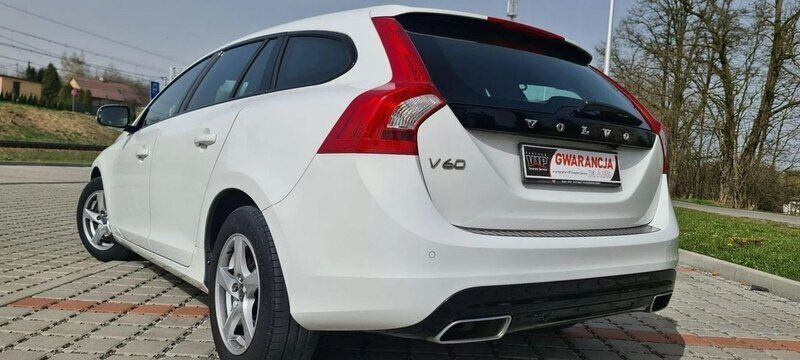 Biały Używany 2017 Volvo V60 Dynamic Kombi | 49 900 zł (Super Cena) - Obraz 1/4