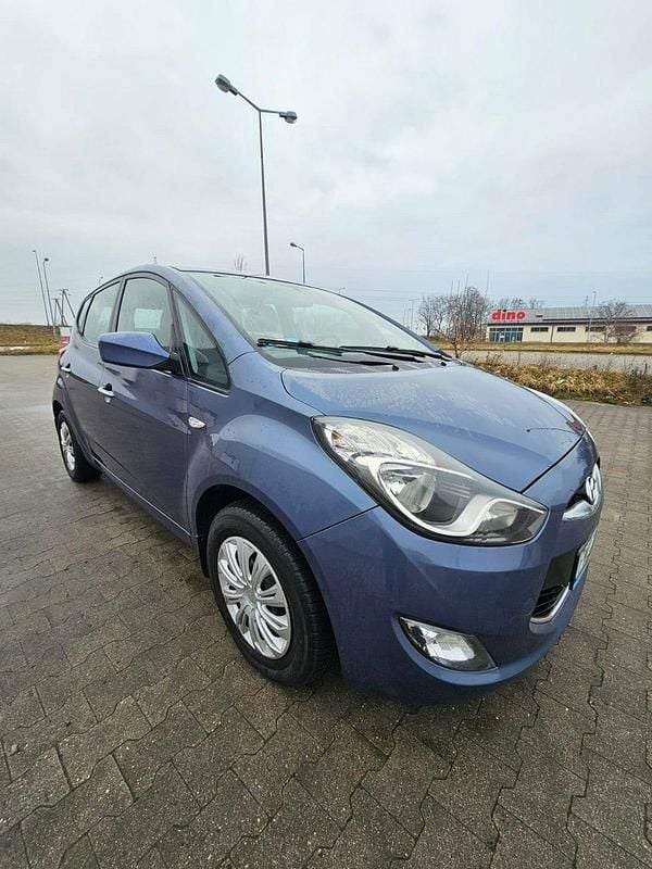 Używany Hyundai ix20 90 KM (66 kW) 2011 Niebieski jasny (metalik) Hatchback