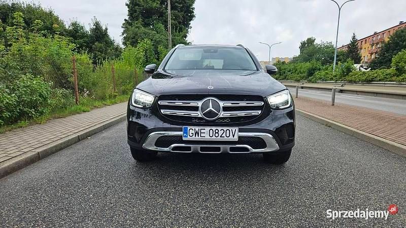 Używany 2021 Mercedes GLC300e | 149 000 zł - Obraz 1/4