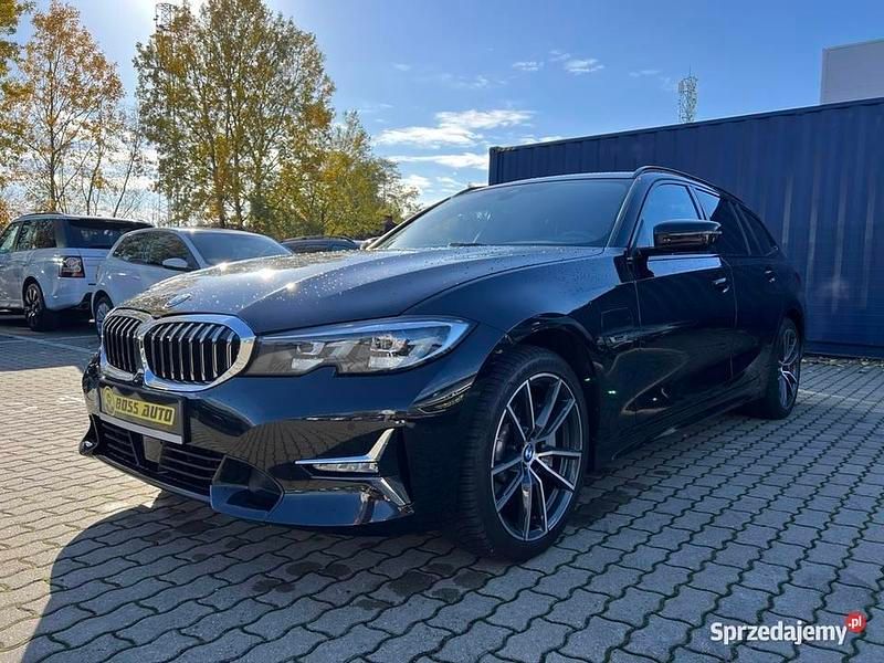 Używany BMW 330e 292 KM (214 kW) 2022 Czarny Kombi