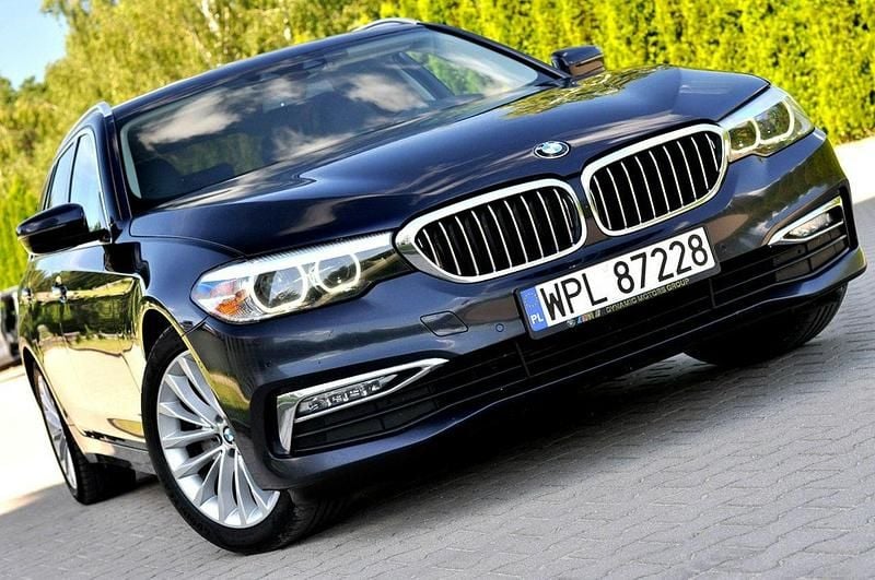 Inny (metalik, perła) Używany 2018 BMW 520 Kombi | 79 900 zł (Super Cena) - Obraz 1/4