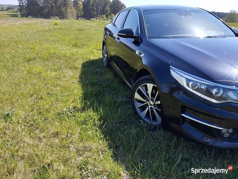 Używany Kia Optima 141 KM (103 kW) 2016 Czarny Sedan/Limuzyna