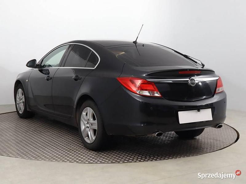 Używany Opel Insignia 160 KM (117 kW) 2010 Czarny Hatchback