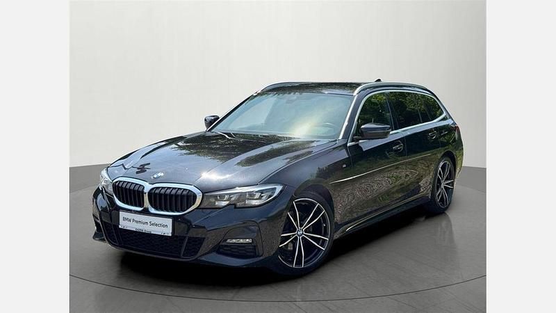 Black sapphire metallic metalizowany Używany 2019 BMW 320 M Sport Kombi | 124 900 zł (Drogi) - Obraz 1/3