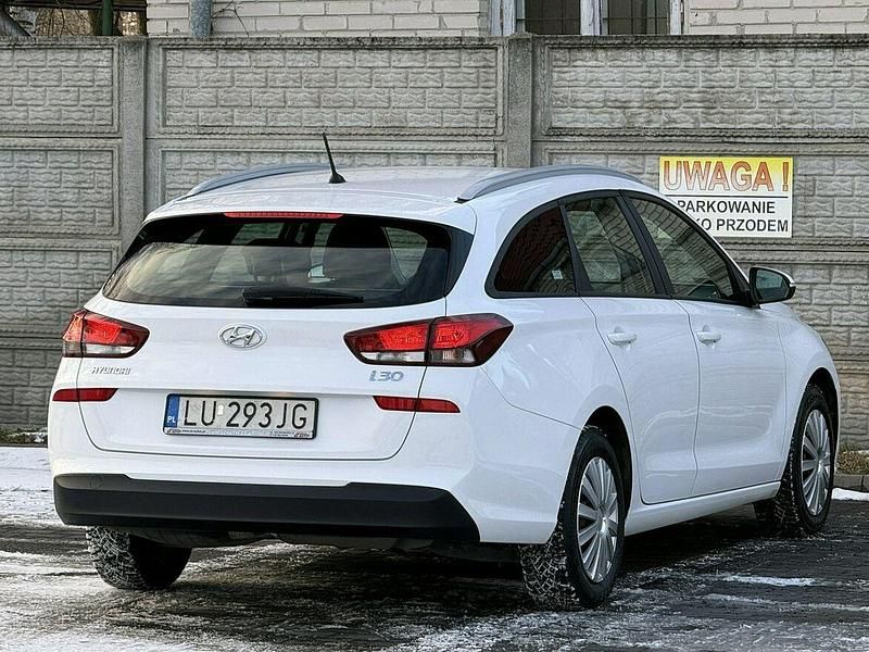 Używany Hyundai i30 115 KM (84 kW) 2019 Biały Kombi