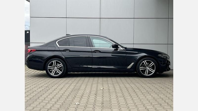 Używany BMW 518 150 KM (110 kW) 2022 Czarny szafir metalizowany Sedan/Limuzyna