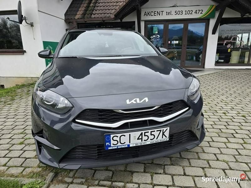 Szary (metalik) Używany 2022 Kia Ceed Hatchback | 52 900 zł (Dobra cena) - Obraz 1/4