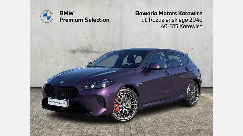 Thundernight metalizowany Używany 2025 BMW 123 Shadowline Hatchback | 179 900 zł - Obraz 1/3