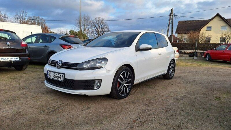 Biały (metalik) Używany 2011 VW Golf VI GTD Hatchback | 37 900 zł (Dość drogi) - Obraz 1/4
