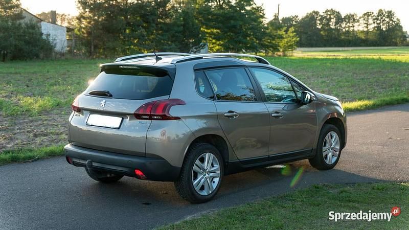 Brązowy Używany 2017 Peugeot 2008 SUV | 34 500 zł (Uczciwa cena) - Obraz 1/4