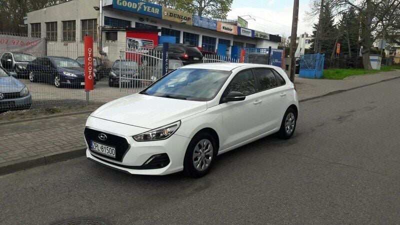 Używany Hyundai i30 GO! 100 KM (73 kW) 2018 Biały Hatchback